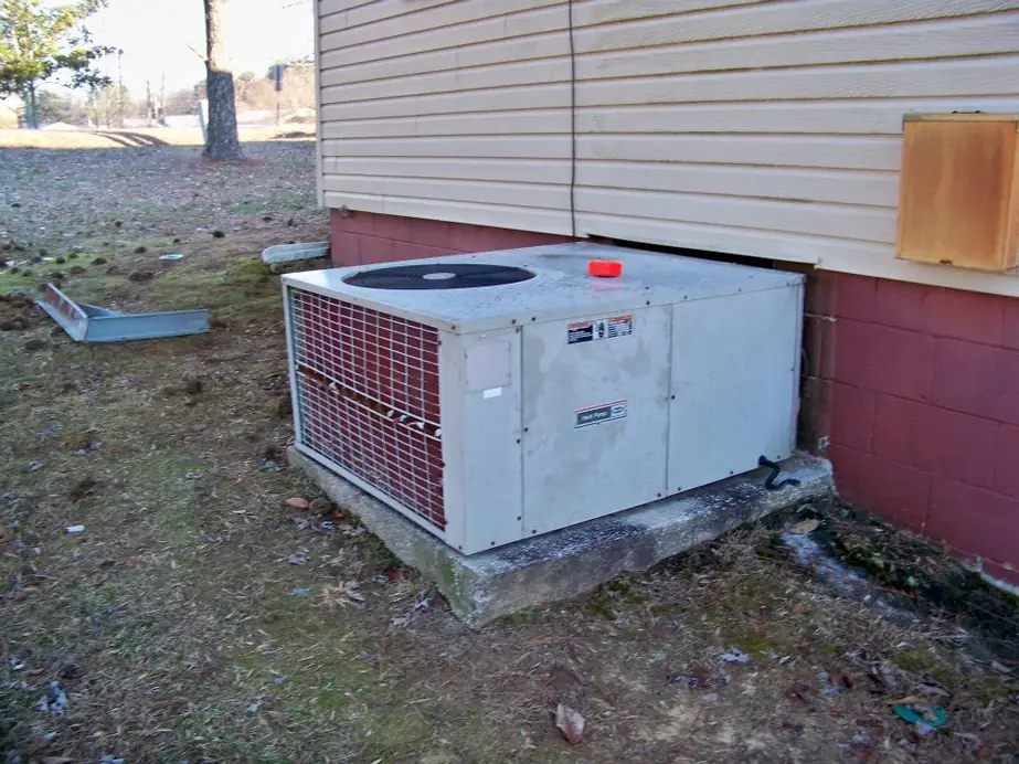 Heat Pump or Gas Furnace: What a North Alabama Winter Asks of Each